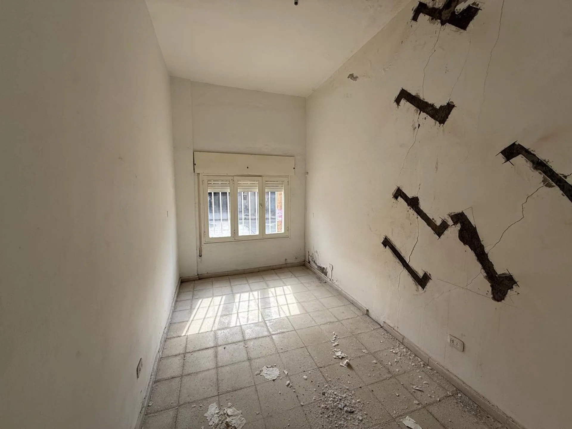 VENTA CASA A REPARAR EN BARRIO COLON foto 5