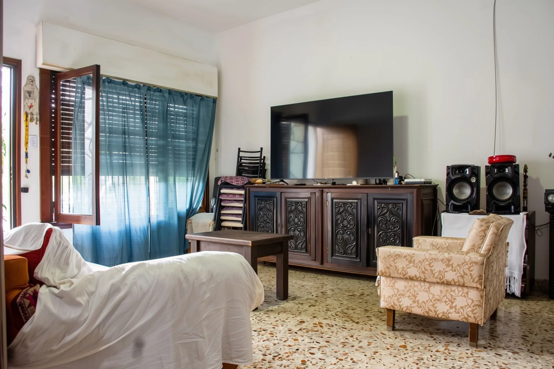 Casa 3 amb. venta Villa Lynch c/parque y quincho foto 4