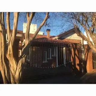 TURDERA: IMPONENTE CASA ESTILO CHALET CON AMPLIO LOTE , GARAGE PARA VS AUTOS * APTO CREDITO * foto 2