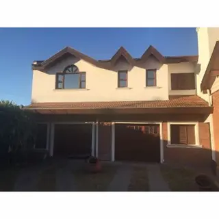 TURDERA: IMPONENTE CASA ESTILO CHALET CON AMPLIO LOTE , GARAGE PARA VS AUTOS * APTO CREDITO * foto 4