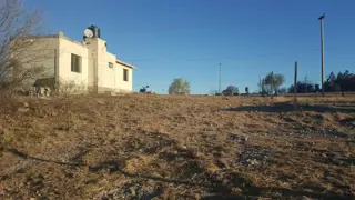 CHALET CON EXCELENTE UBICACION. SOBRE RUTA EMPALME TANTI. VISTA A LA MONTAÑA. LOTE PLANO 1000 METROS APROX. IDEAL PARA COMPLEJO TURISTICO foto 5
