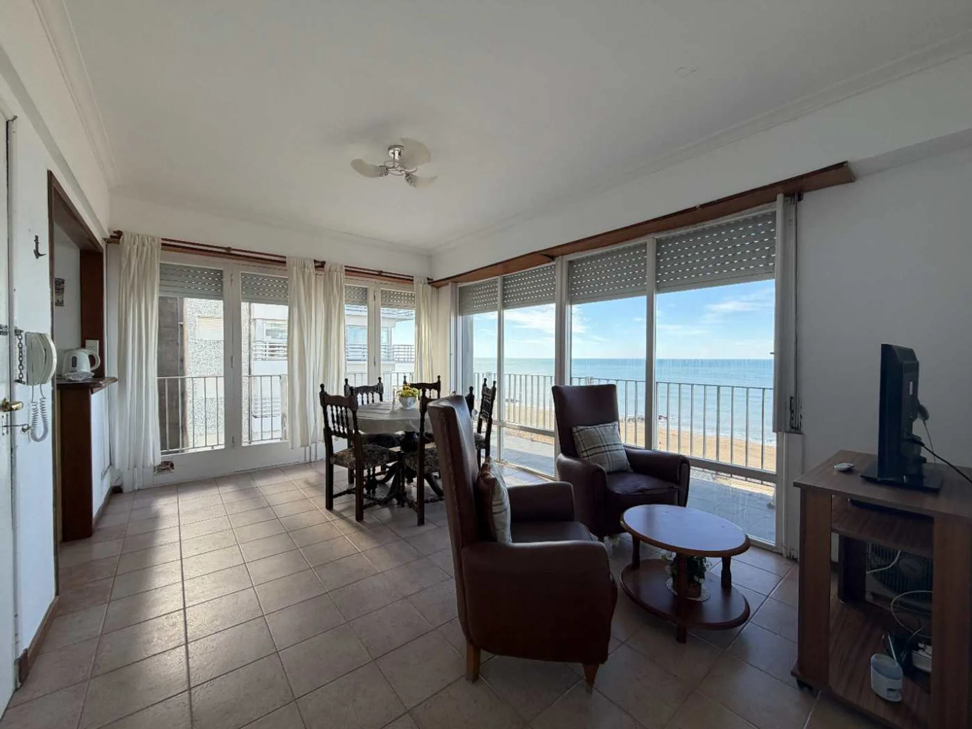 VENTA DEPARTAMENTO 3 AMBIENTES CON VISTA AL MAR foto 5
