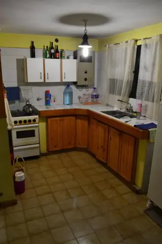 De Blasis Bienes Raices Se Vende linda CASA CÉNTRICA en TANTI foto 2