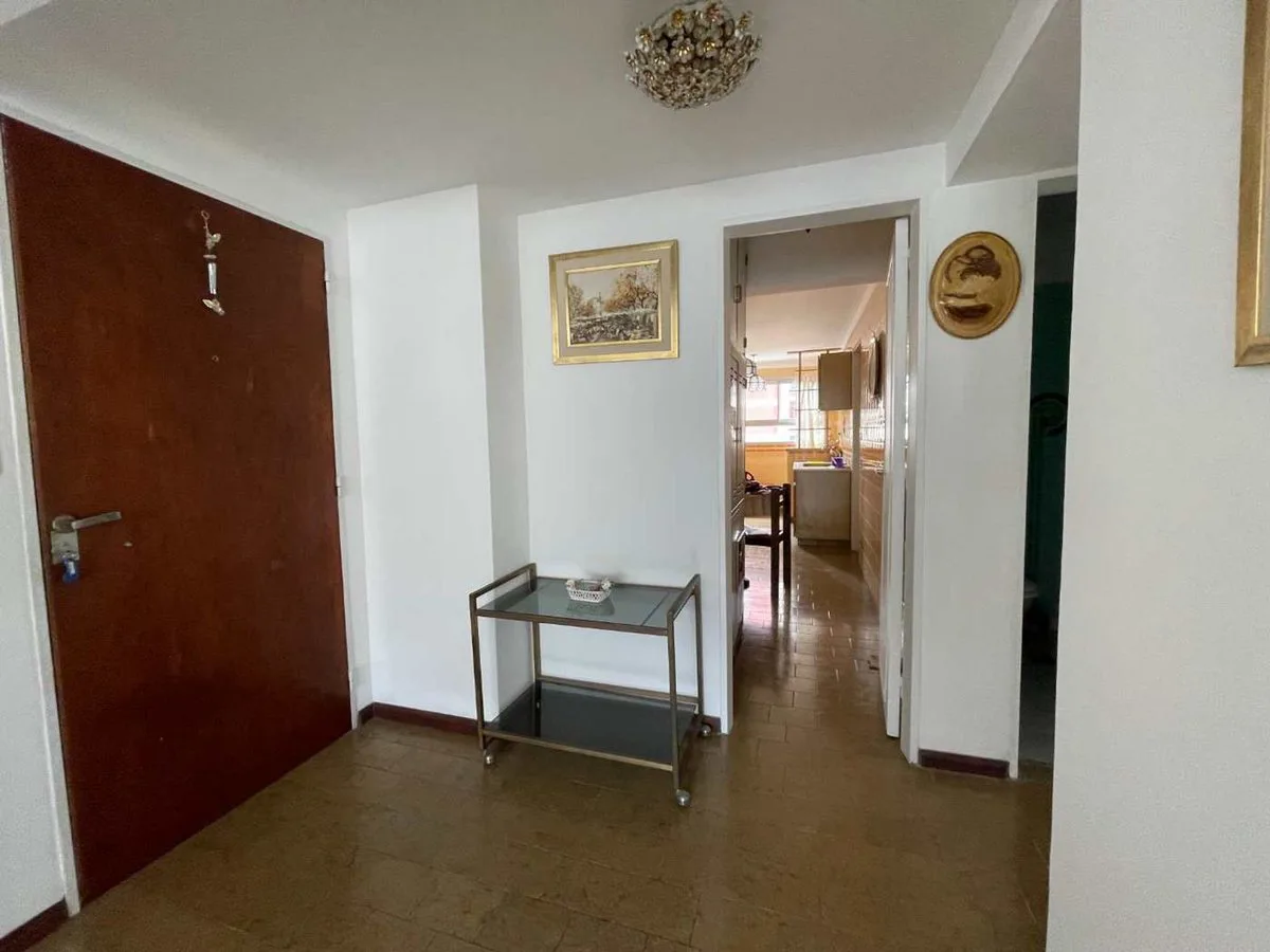 VENTA SEMIPISO FRENTE AL MAR CON COCHERA foto 4