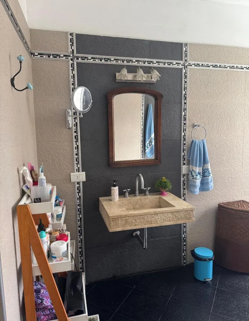 BAJO de valor Excelente propiedad en zona residencial OPORTUNIDAD foto 5
