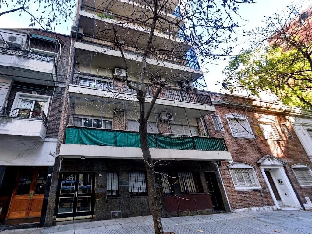 FLORES/ 4 AMBIENTES CON BALCON / VISTA ABIERTA!