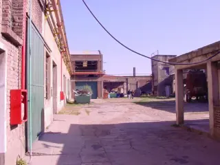 Galpón en Alquiler en Lanús, Buenos Aires foto 2