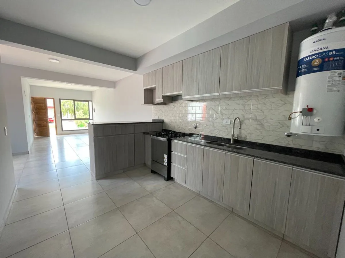VENTA Bº PRIVADO CASA 3 HAB 2 BAÑOS (1 EN SUITE) foto 2