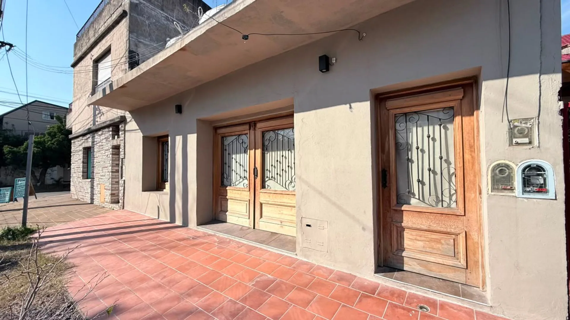 VENDE 2 AMB CON PATIO Y TERRAZA