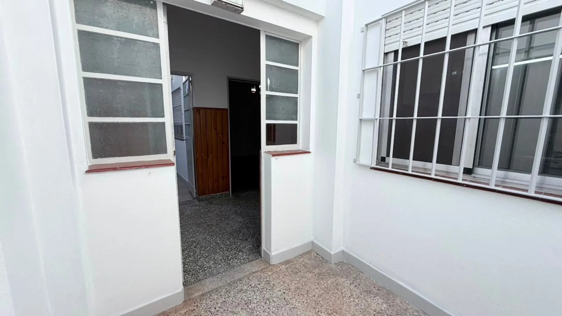 VENDE 2 AMB CON PATIO Y TERRAZA foto 2