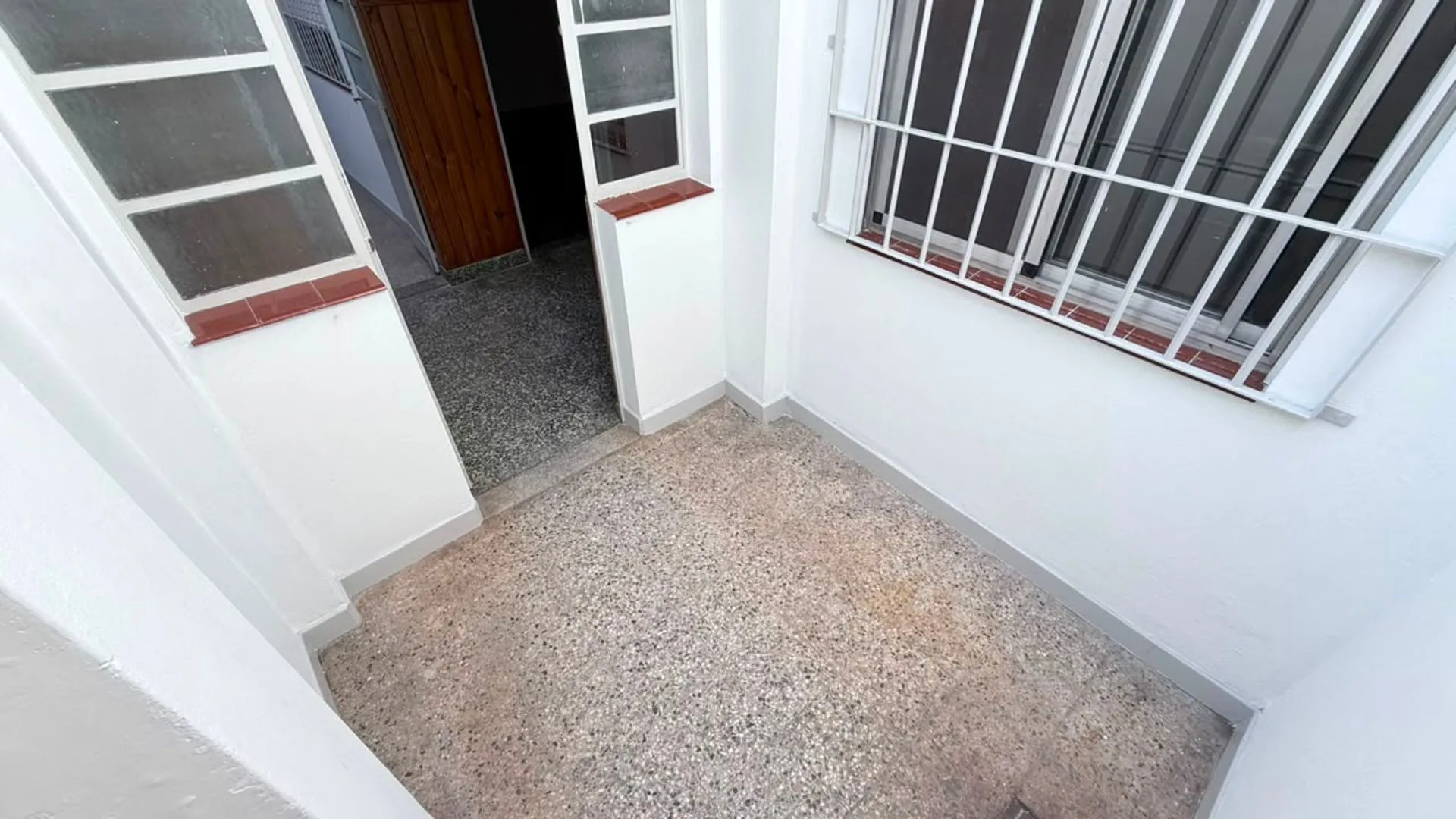 VENDE 2 AMB CON PATIO Y TERRAZA foto 3