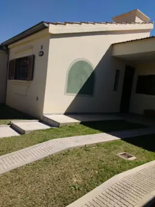 Venta de propiedad en Bº Intersindical 4 D / 2 B + cochera + patio. foto 2