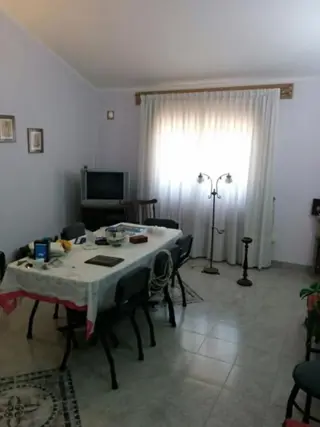 Venta de propiedad en Bº Intersindical 4 D / 2 B + cochera + patio. foto 3