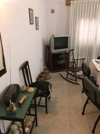 Venta de propiedad en Bº Intersindical 4 D / 2 B + cochera + patio. foto 5