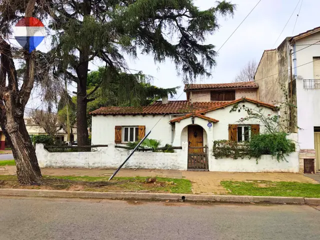 Venta casa 5 amb con parque en Villa Ballester