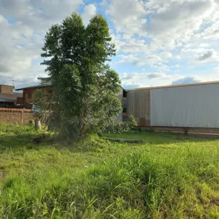 GUIDEK STASIUK PROPIEDADES VENDE TERRENO EN AVENIDA foto 4
