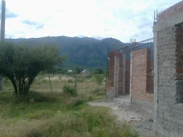 Casa a Terminar en terreno 1000m2 excepcional entorno serrano