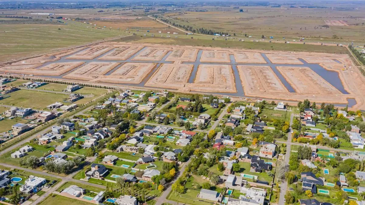 Venta Lote . Barrio cerrado. FUNES LAKES foto 2