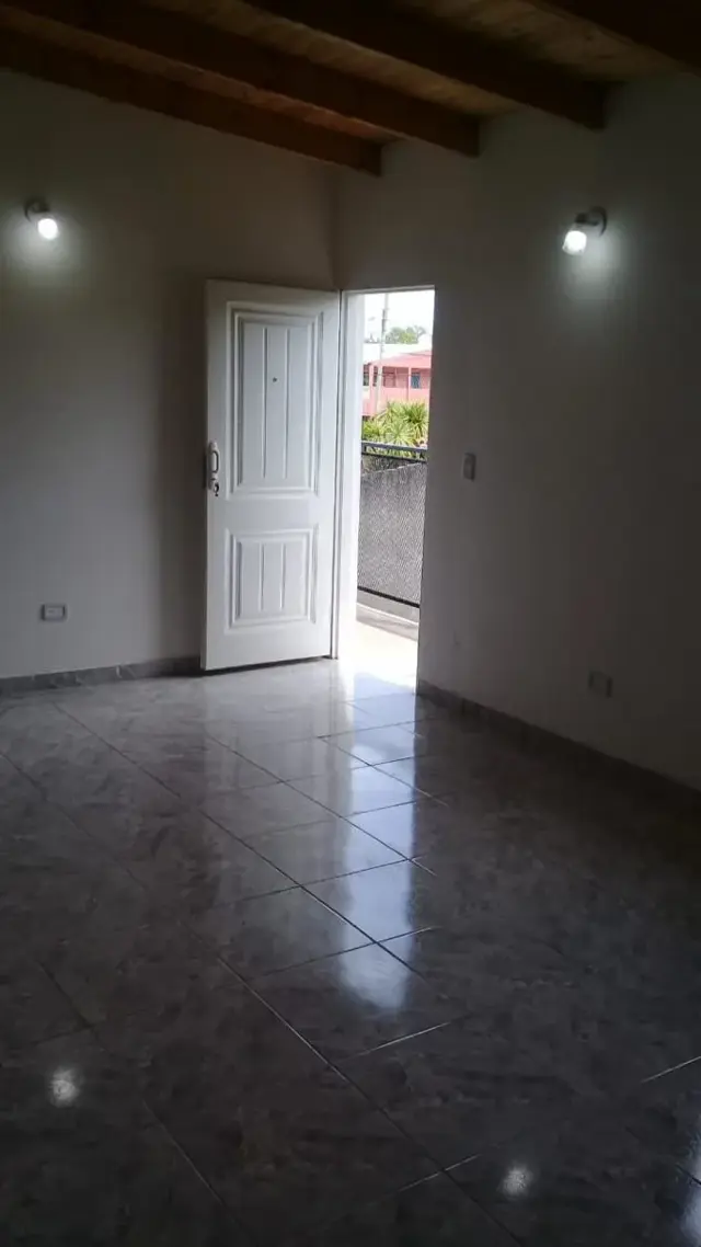 Departamento de dos dormitorios, baño, cocina comedor, con cochera a estenar