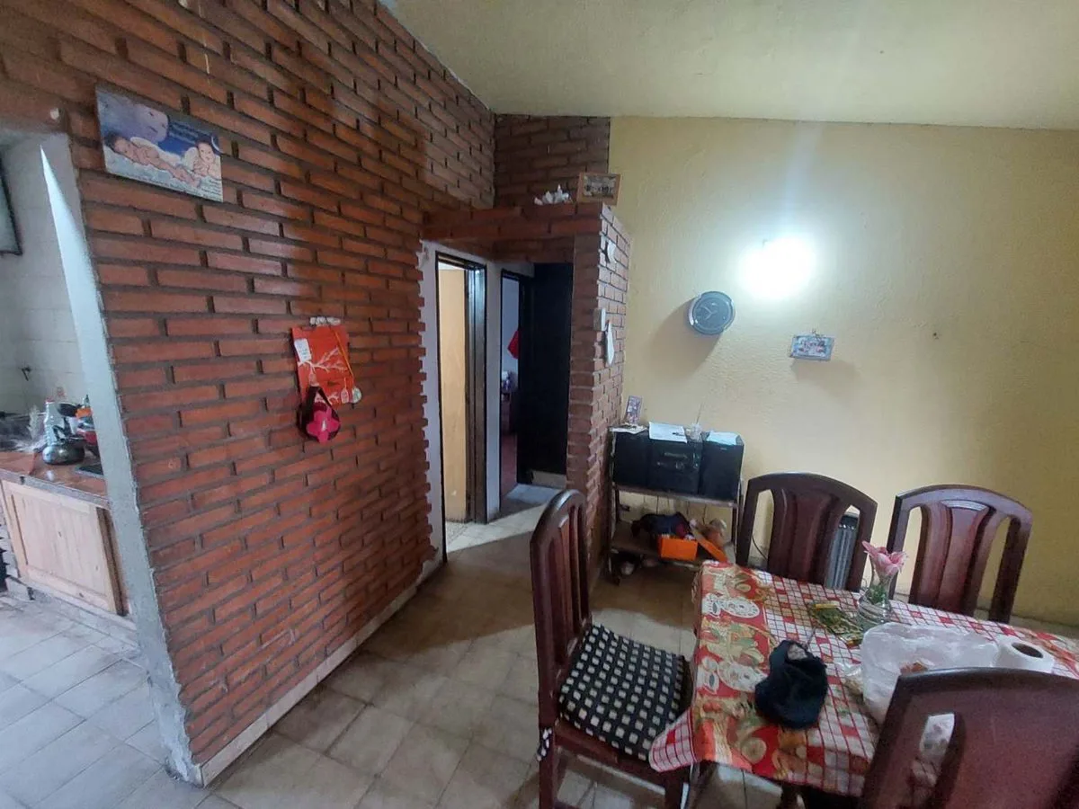 Casa de 2 dorm y cochera en Ciudadela Norte foto 5