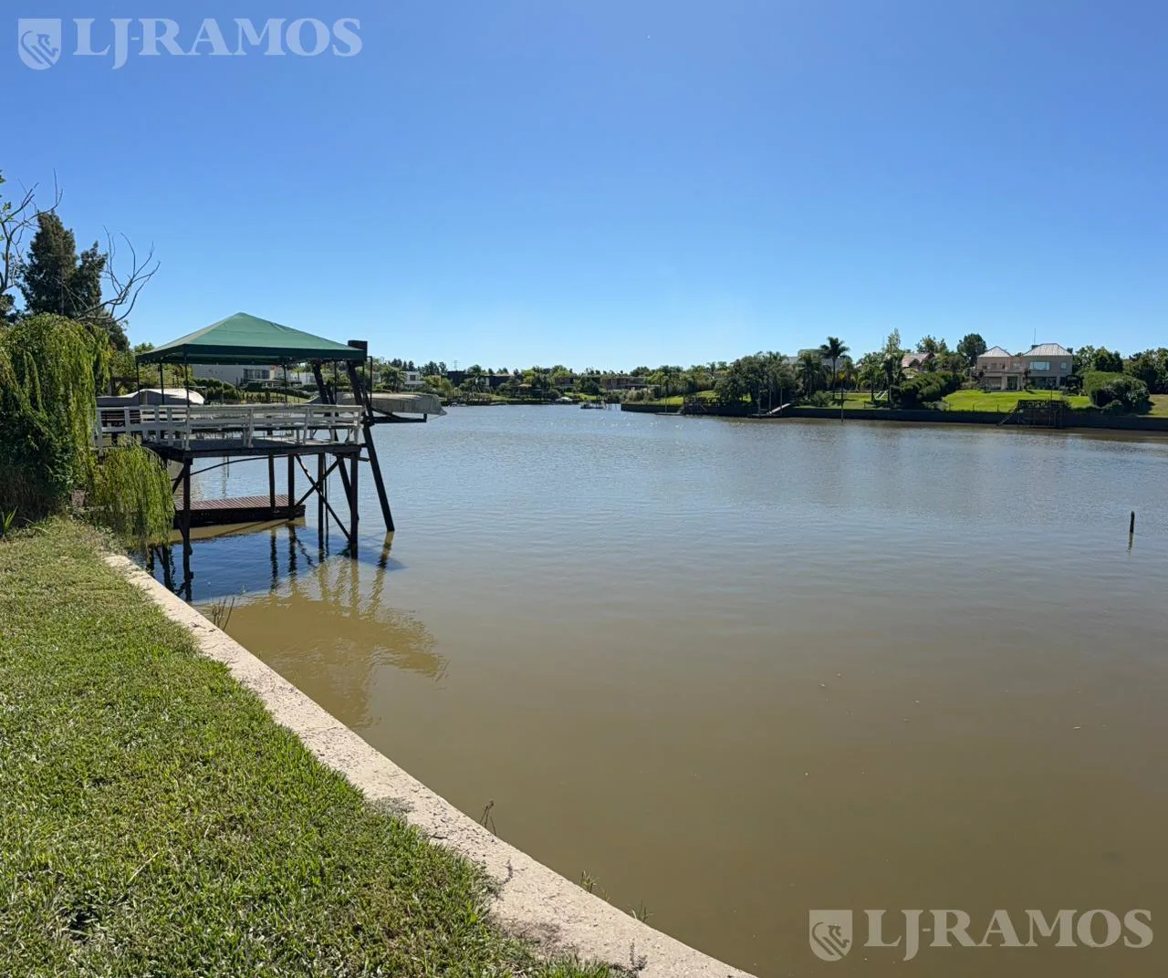OPORTUNIDAD. LOTE DE 1058 M2 AL RIO. ORIENTACION NORTE. YA ESCRITURADO. foto 2