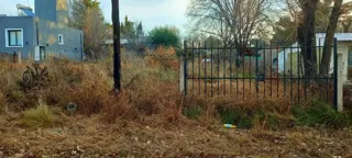 LOTE de 700 m2,  en playas de oro de San Antonio,  con todos los servicios,  totalmente llano con entorno familiar y ESCRITURA....TOTALMENTE ALAMBRADO foto 3