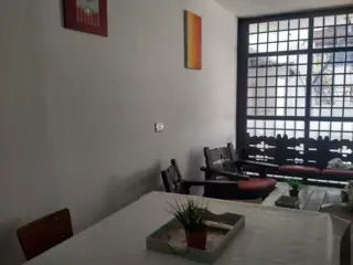 DEPARTAMENTO CENTRICO PARA 4 PERSONAS. PATIO. COCHERA foto 3