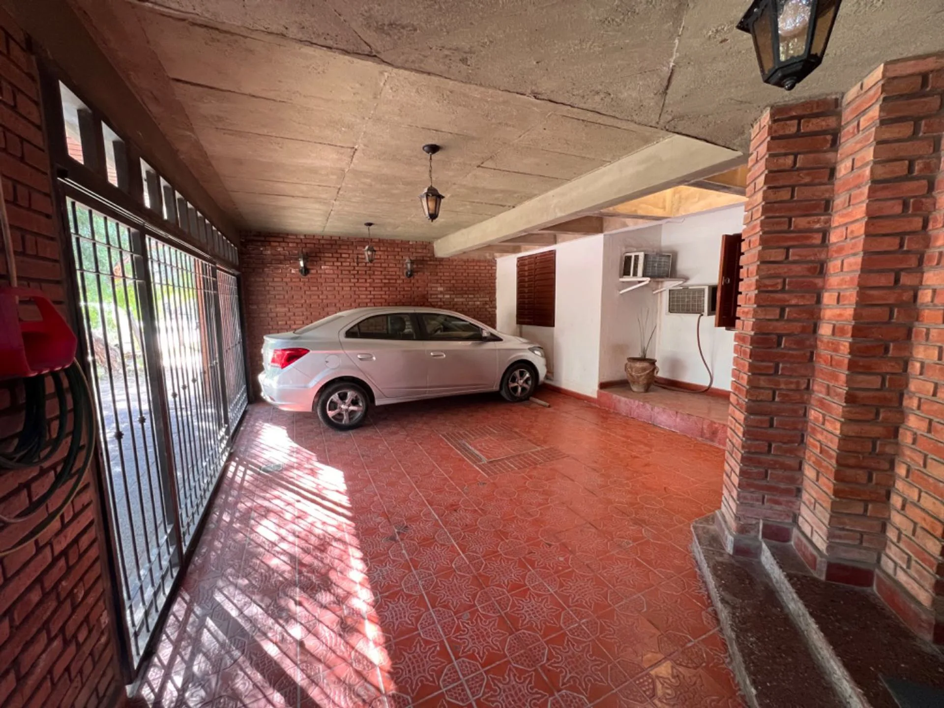 VENTA Casa 3 Dorm con Cochera Doble foto 3