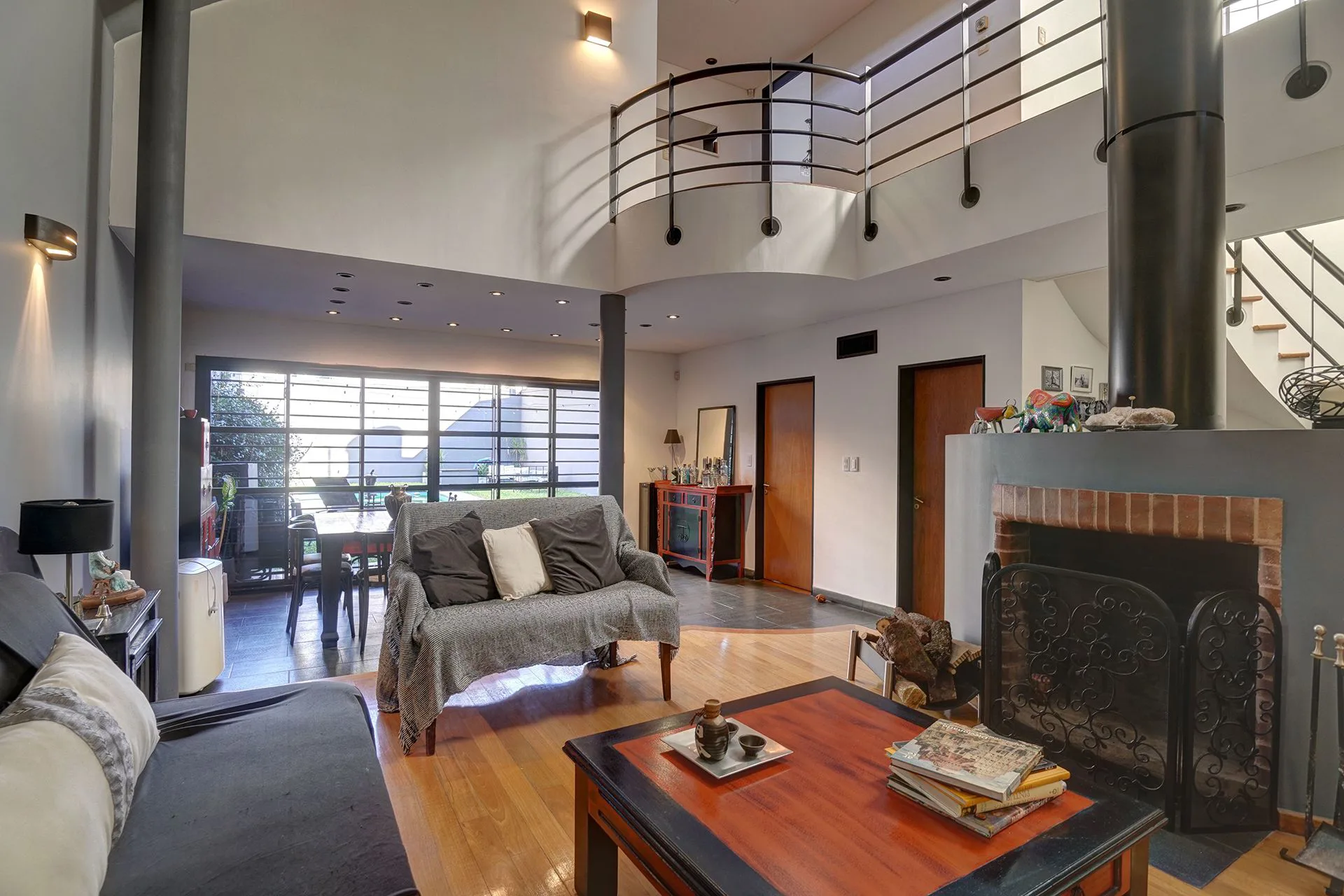 VENTA CASA LOTE PROPIO VILLA DEL PARQUE foto 2
