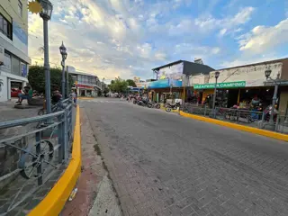 PROPIEDAD CÉNTRICA EN VENTA EN VILLA CARLOS PAZ, PARA EDIFICARDEPARTAMENTOS Y LOCALES, OPORTUNIDAD foto 3