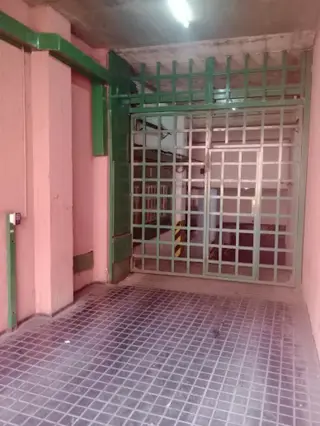 Retasado Venta Oportunidad 2 Cocheras Privadas z/Peatonal Escritura en Centro U$S25.000. foto 3