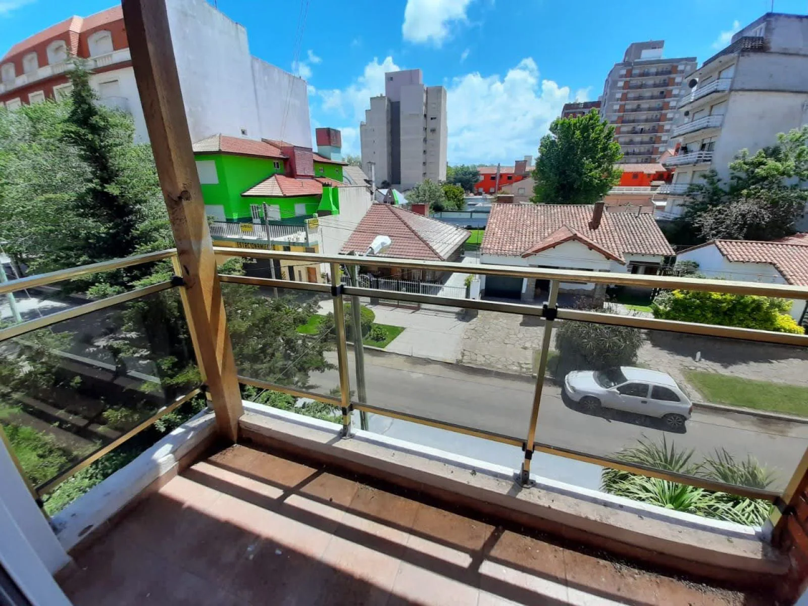 Street-Facing 1-Bedroom Apartment with Balcony in Miramar, Solymar Building – photo 8 of 9