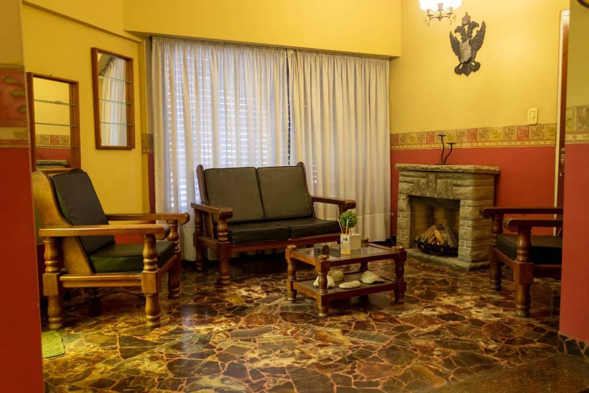 VENTA CASA 7 AMB LINIERS - EXCELENTE UBICACION foto 4