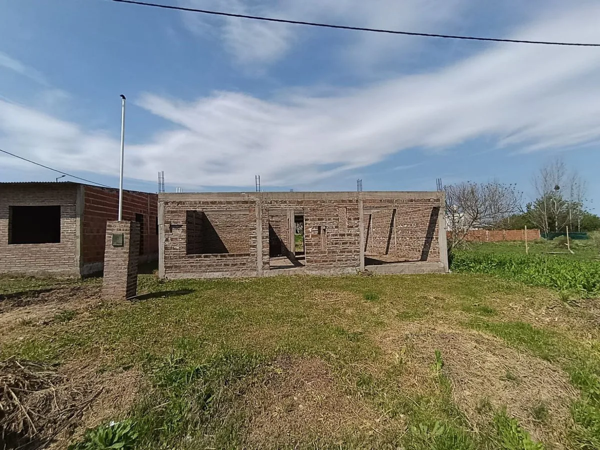 Casa en construcción en lote de 300m. San Benito foto 4