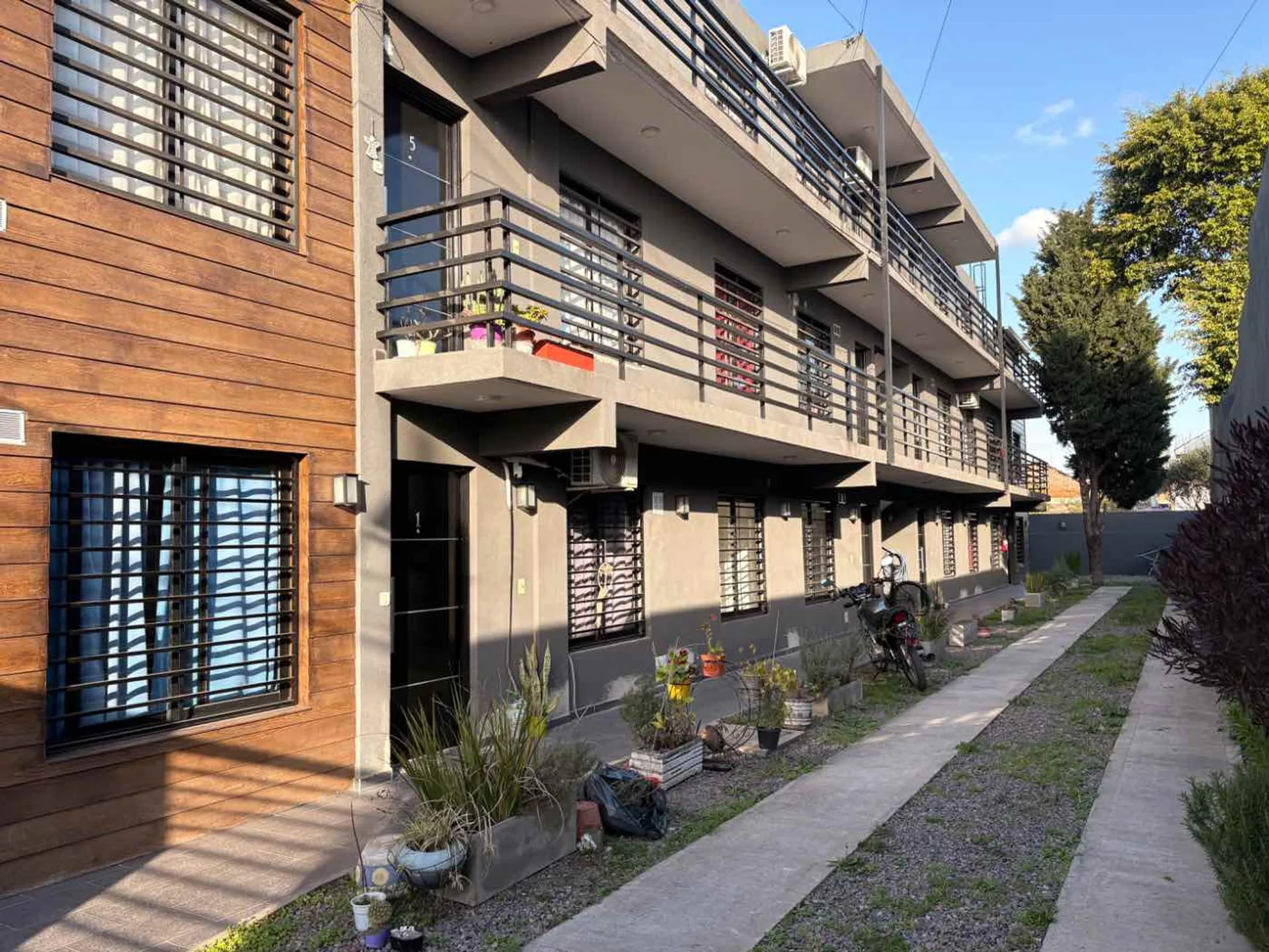 ALQUILER DEPARTAMENTO PH 2 AMBIENTES MORON foto 2