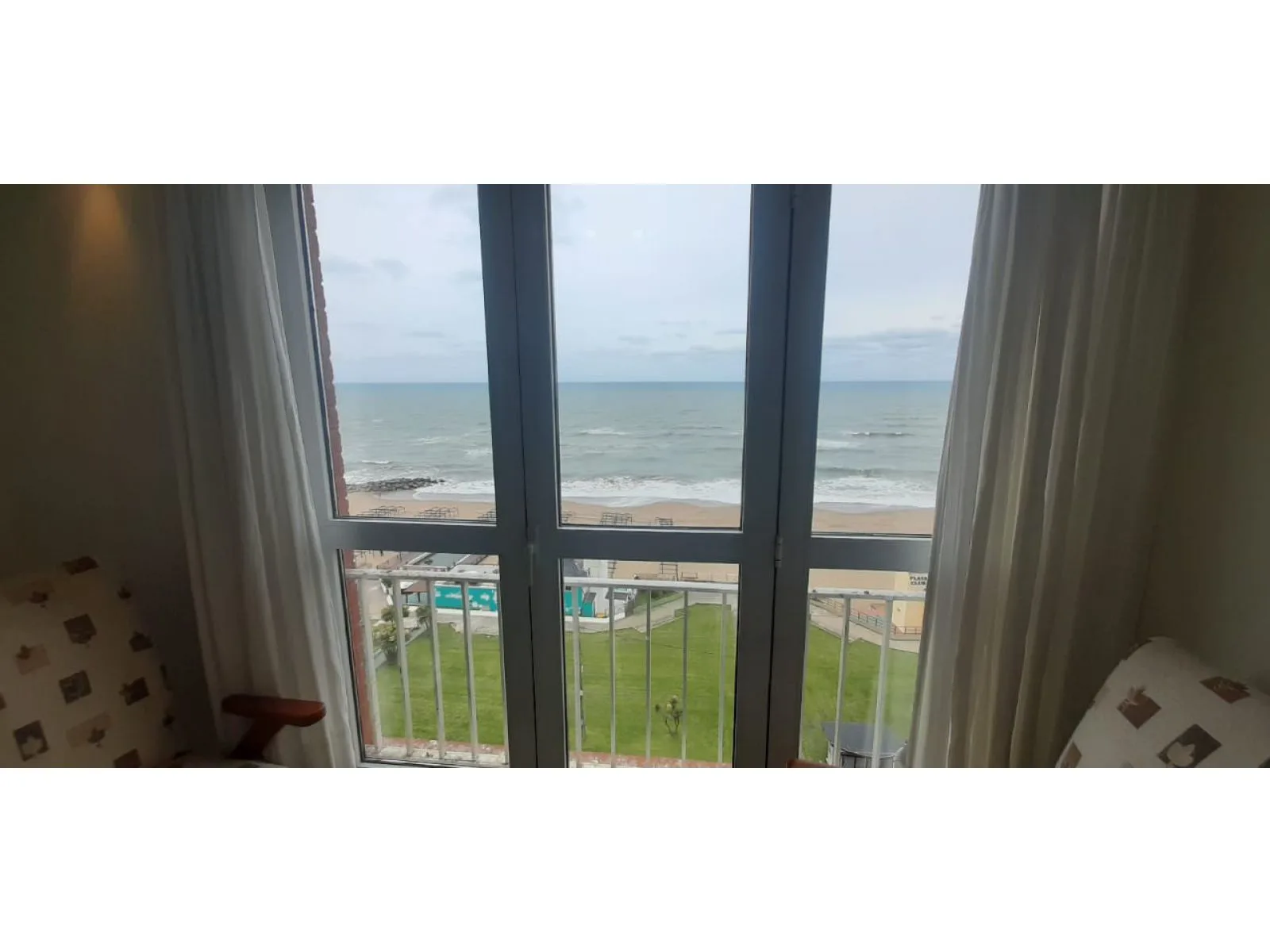 Alquiler temporario departamento 4 ambientes con vista al mar Miramar foto 3