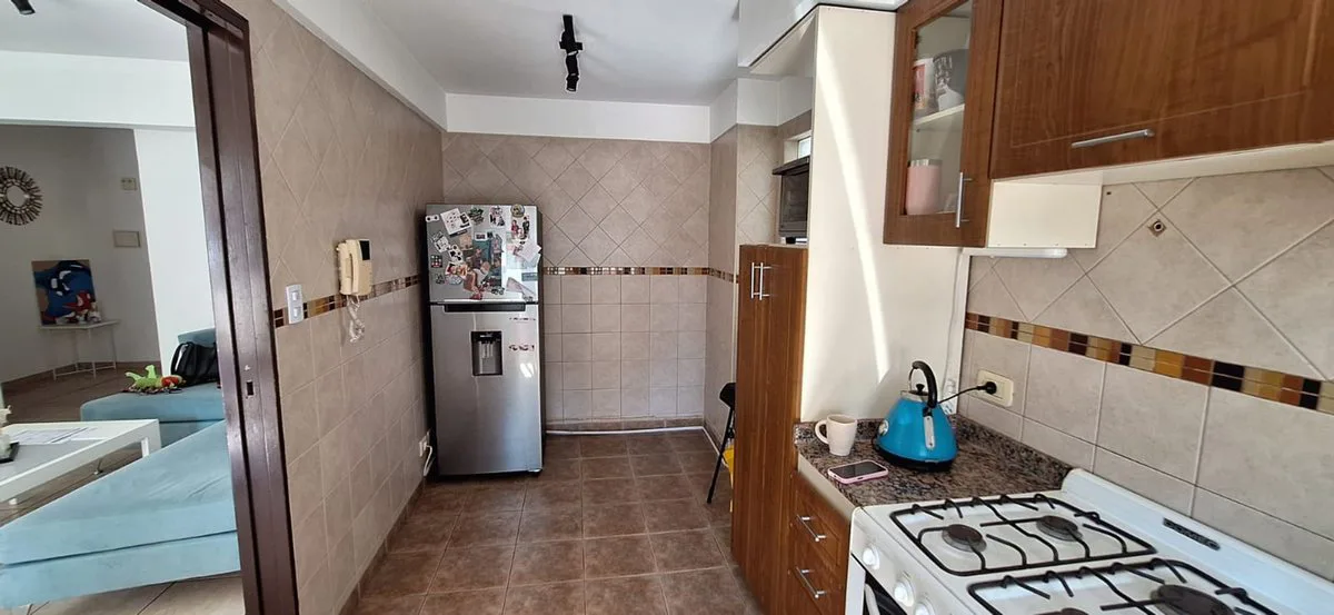 VENTA DEPT0 2 AMB FLORES CON COCHERA Y RENTA foto 4