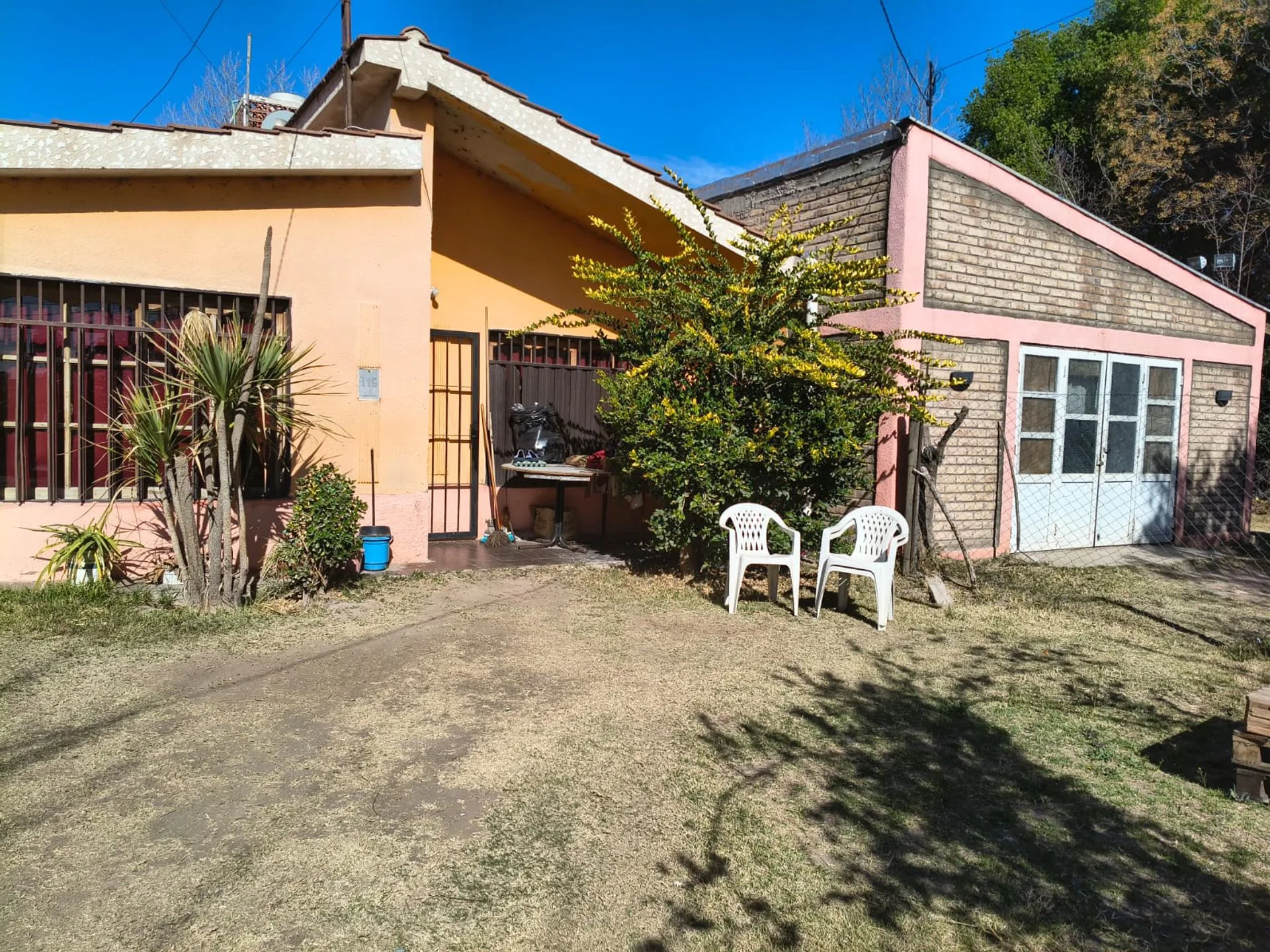 Venta de Casa con Salón Comercial | Rivadavia foto 3