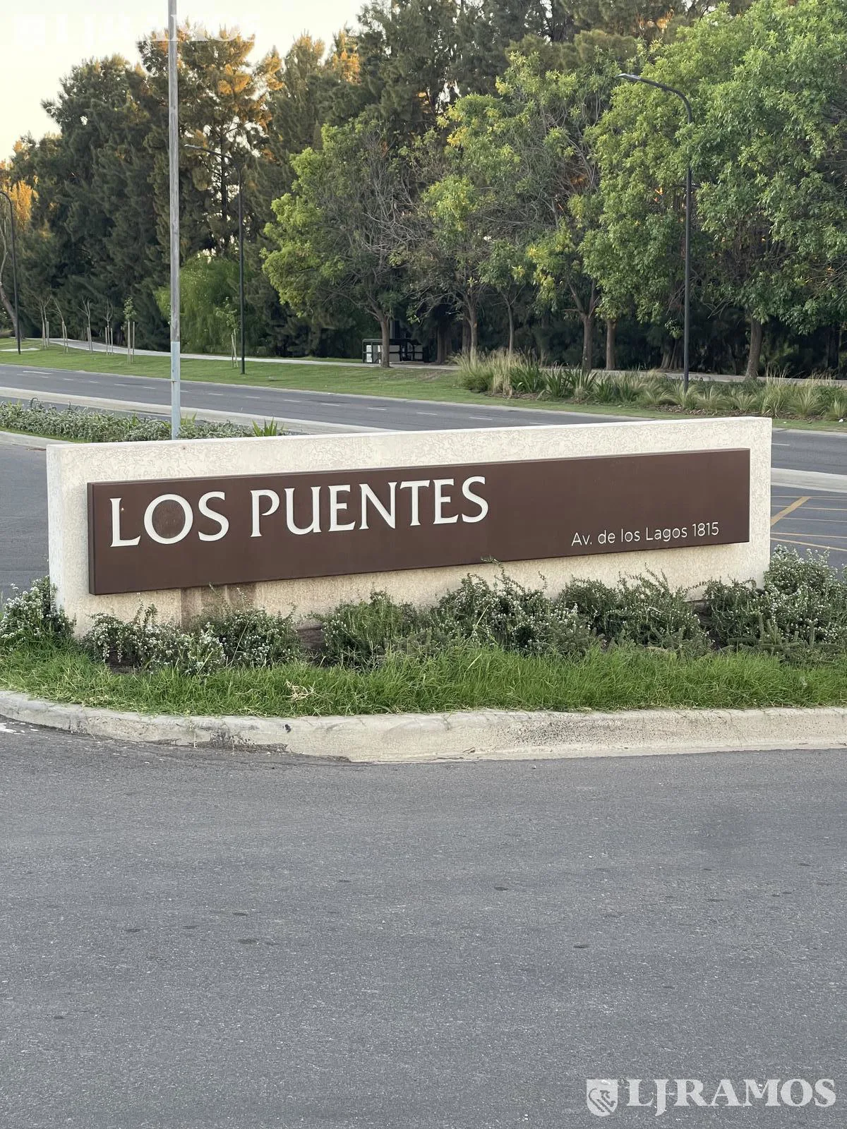 Lote sobre el lago central en venta en LOS PUENTES, NORDELTA. foto 2