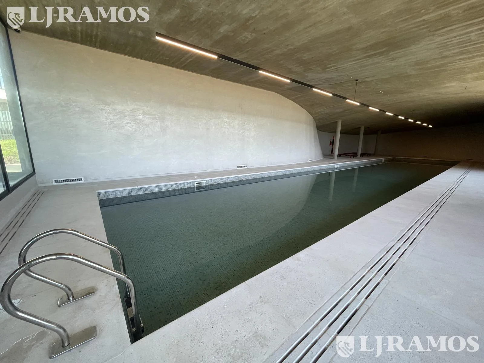 Lote sobre el lago central en venta en LOS PUENTES, NORDELTA. foto 5