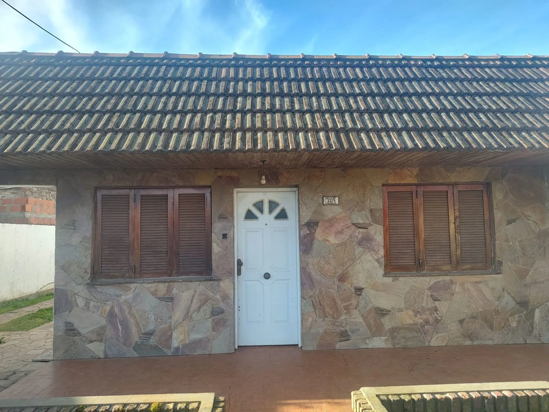 CASA  3 DORMITORIOS EN VENTA  EN LA PLATA foto 2
