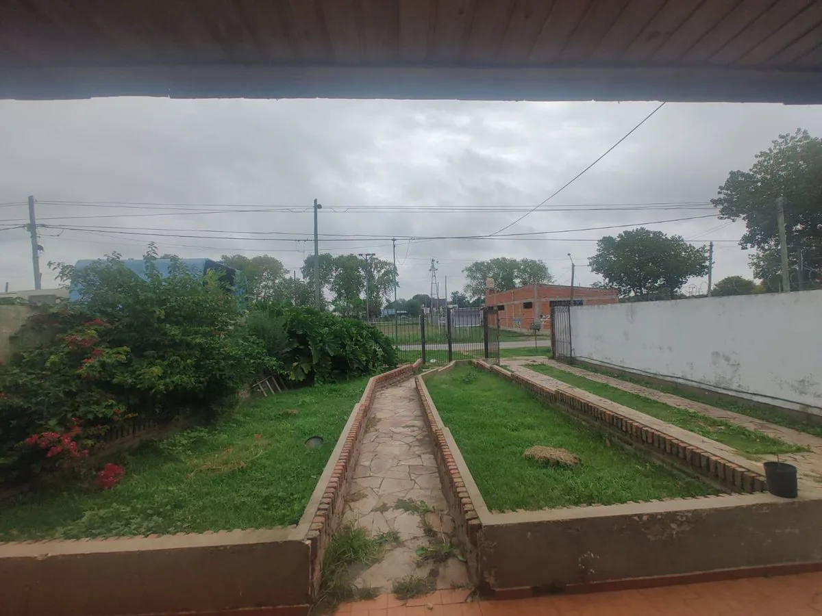CASA  3 DORMITORIOS EN VENTA  EN LA PLATA foto 3