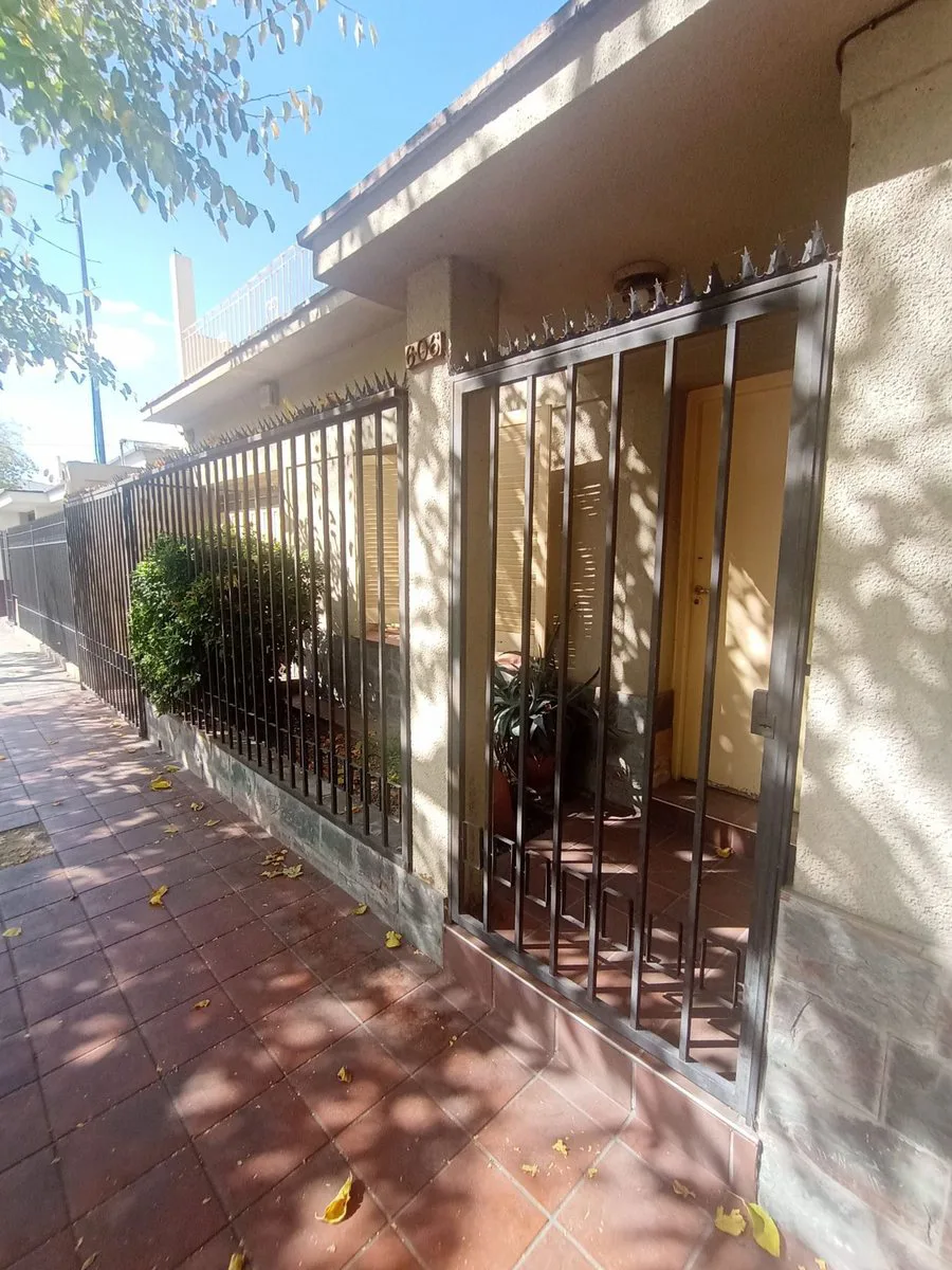 Vende casa calle Cobos Dorrego 3 hab cochera patio foto 3