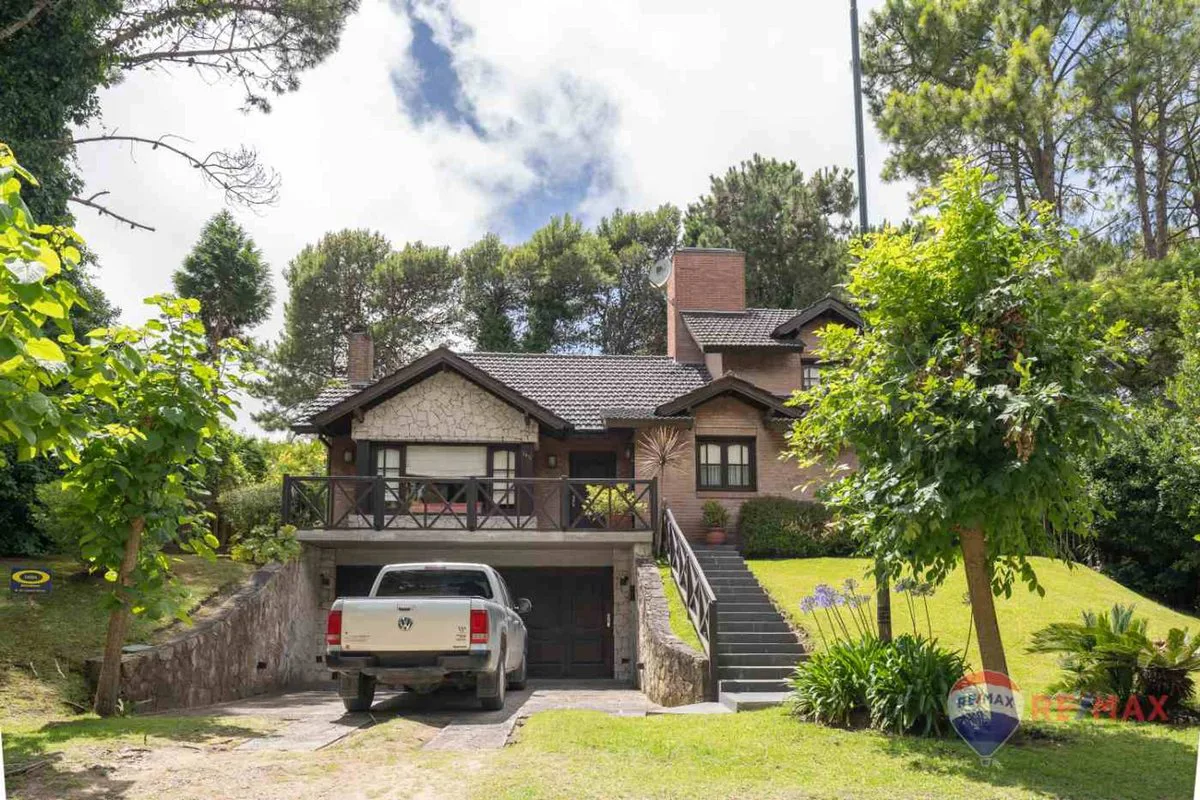Casa en Venta Pinamar de 6 Ambientes foto 2