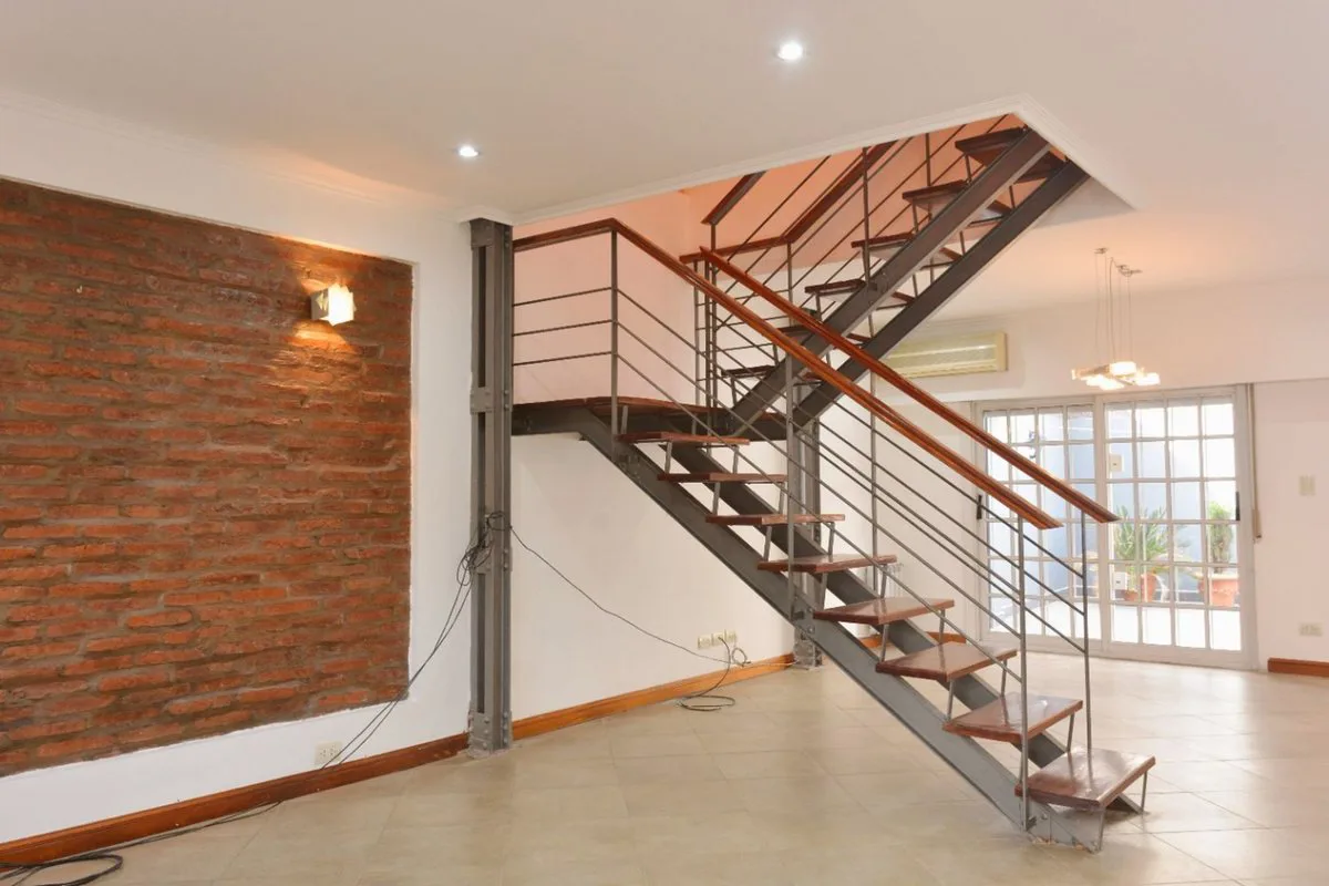 Venta PH tipo casa 4 ambiente Valentín Alsina. foto 5