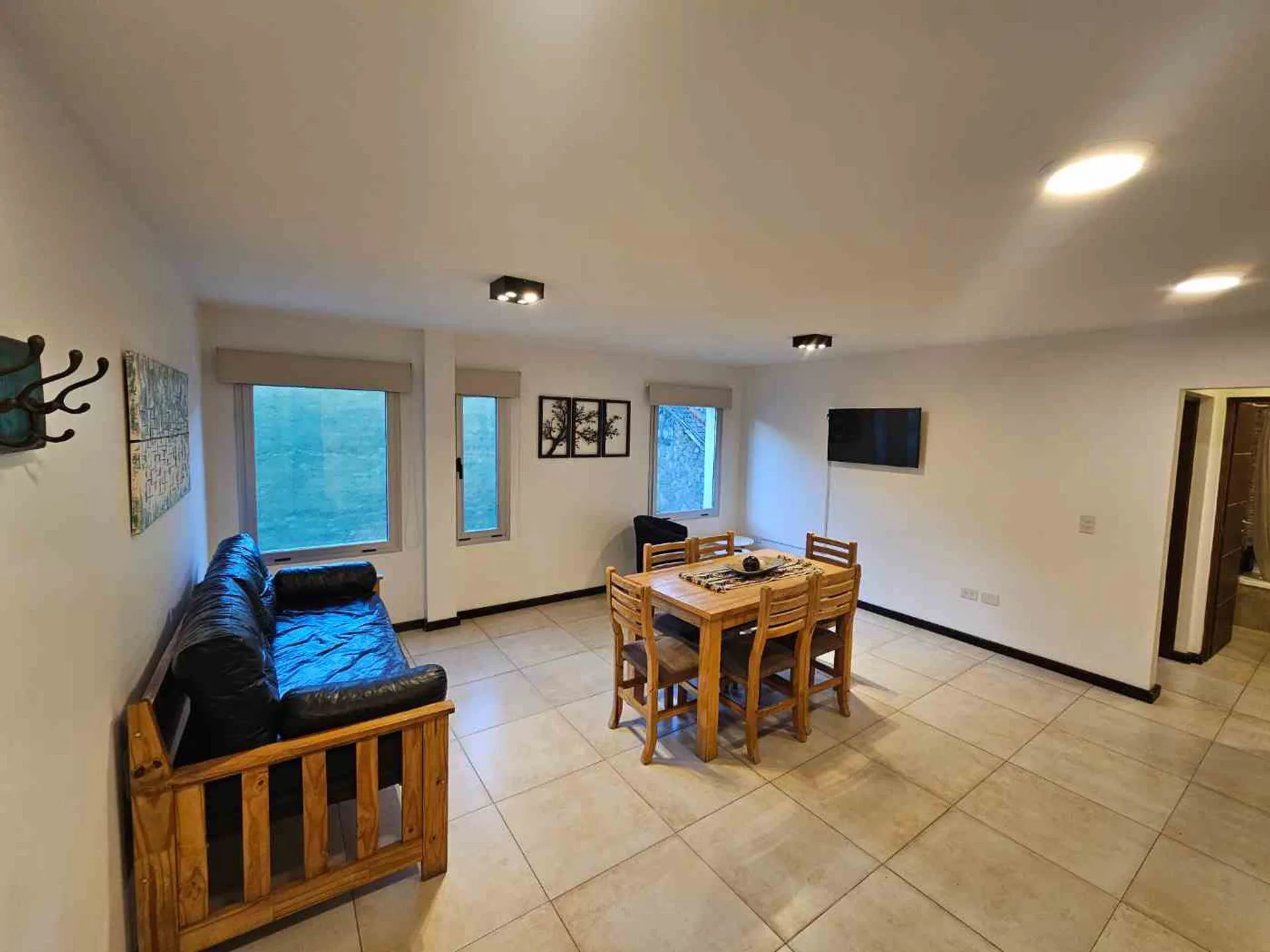 Remax vende Duplex con cochera en Centro SMA foto 3