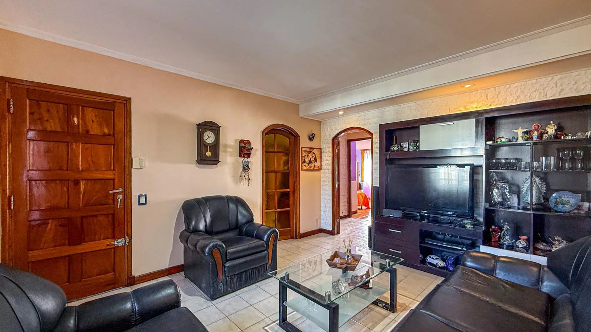 VENTA CASA 3 AMBIENTES PARQUE LURO QUINCHO PATIO foto 2