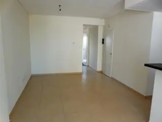 BELGRANO 1350 SEMIPISO DE 2 AMBIENTES CON COCHERA A ESTRENAR. foto 5