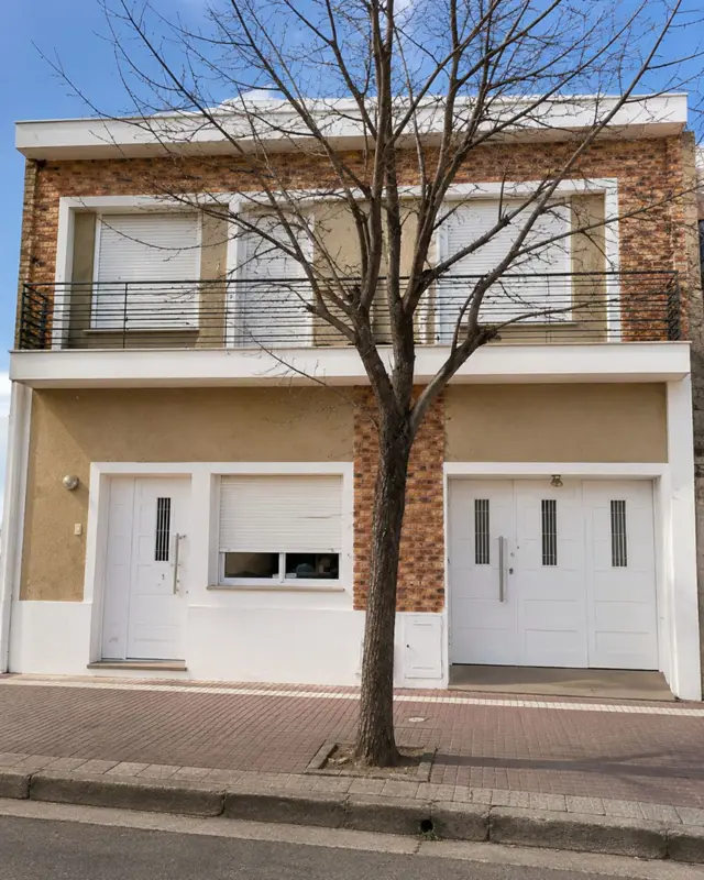 CASA EN VENTA 3 DORMITORIO CENTRO ESTE VILLA MARIA