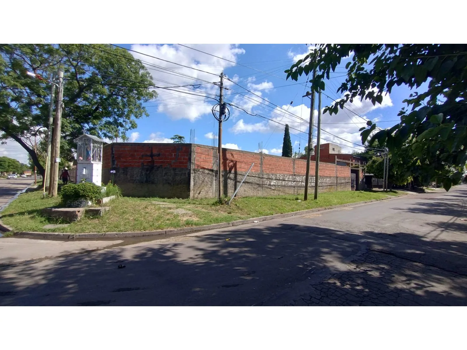 LOTE EN VENTA MORON foto 2